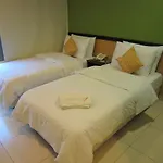Oyo 151 Twin Hotel