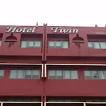 Oyo 151 Twin Hotel