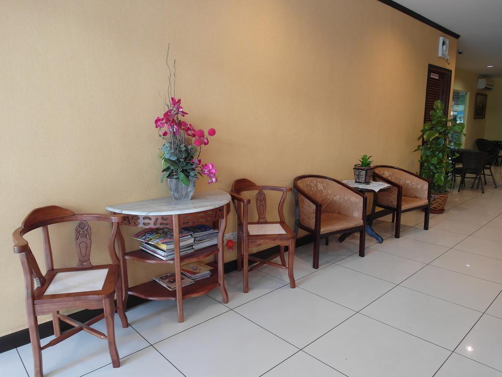 Oyo 151 Twin Hotel