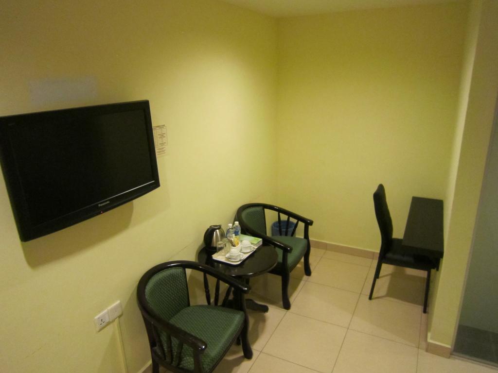 Oyo 151 Twin Hotel 2*