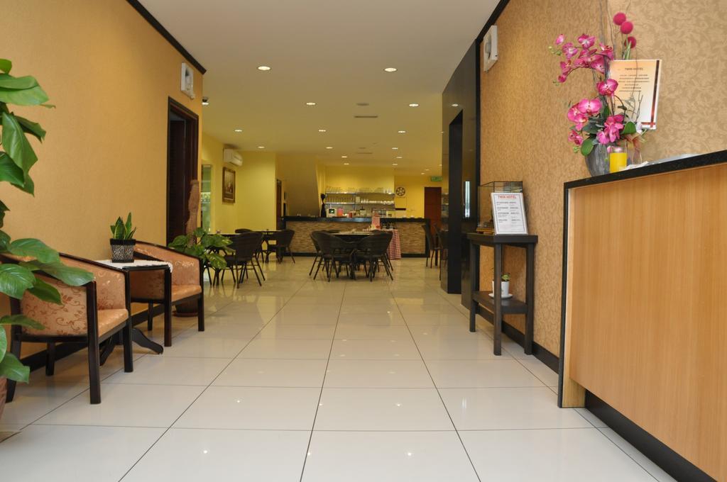 Oyo 151 Twin Hotel